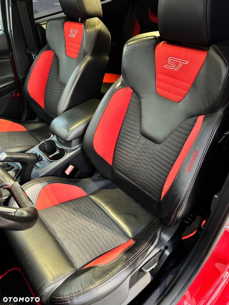 Ford Focus ST - 14