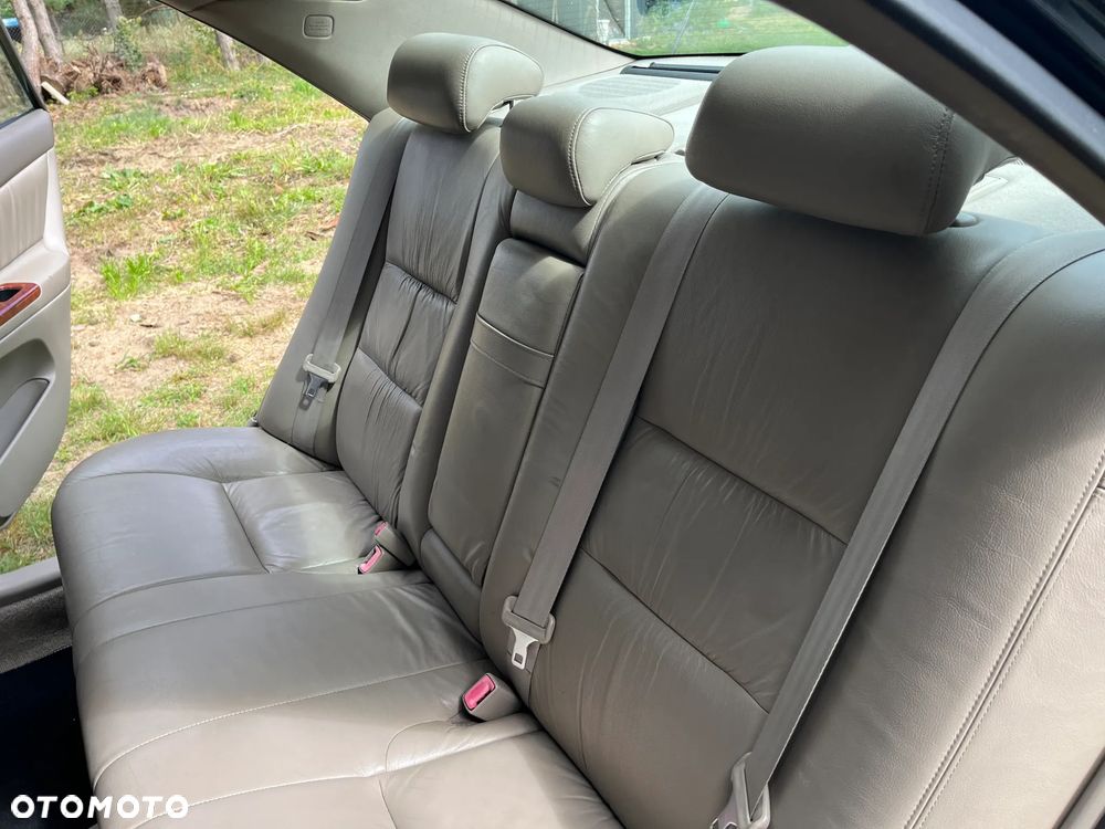 Toyota Camry 3.0 V6 - 5