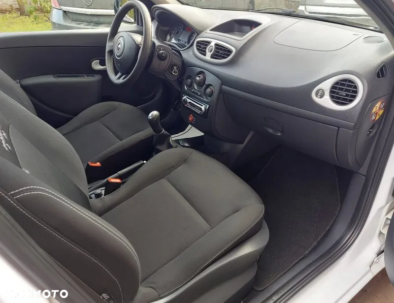 Renault Clio 1.2 16V 75 Yahoo - 7
