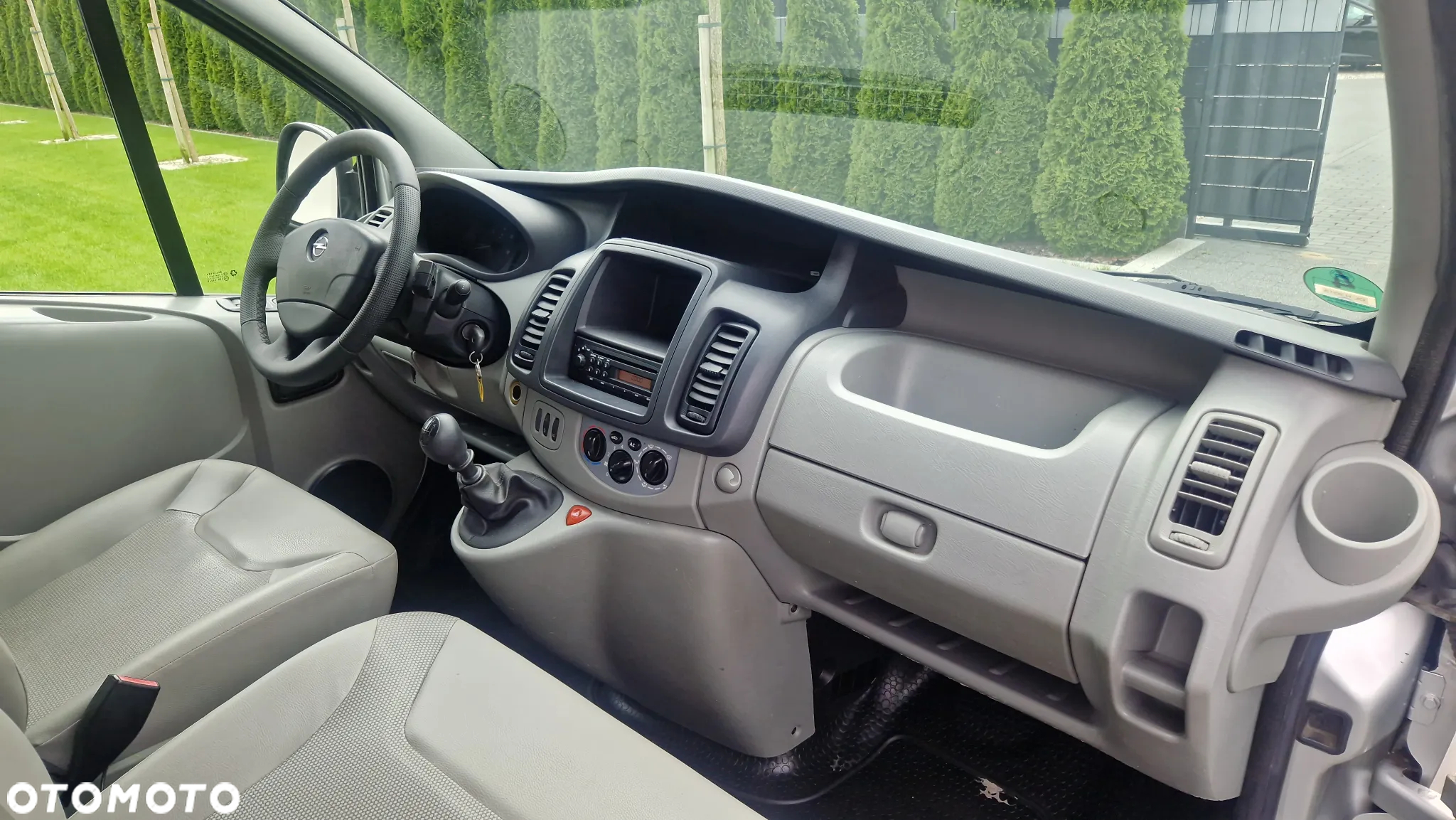 Opel Vivaro - 10