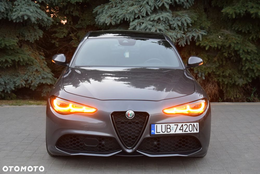 Alfa Romeo Giulia 2.0 Turbo 16V AT8 Veloce - 11