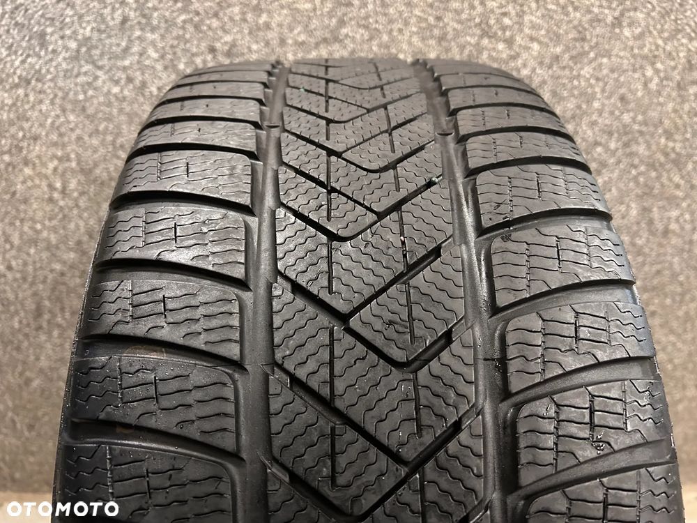 Pirelli Winter SottoZero 3 RunOnFlat 255/40/18 99V XL 1szt. - 2