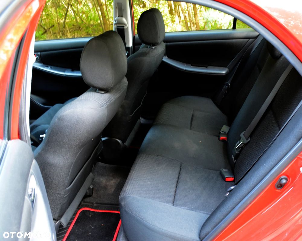 Toyota Corolla - 12