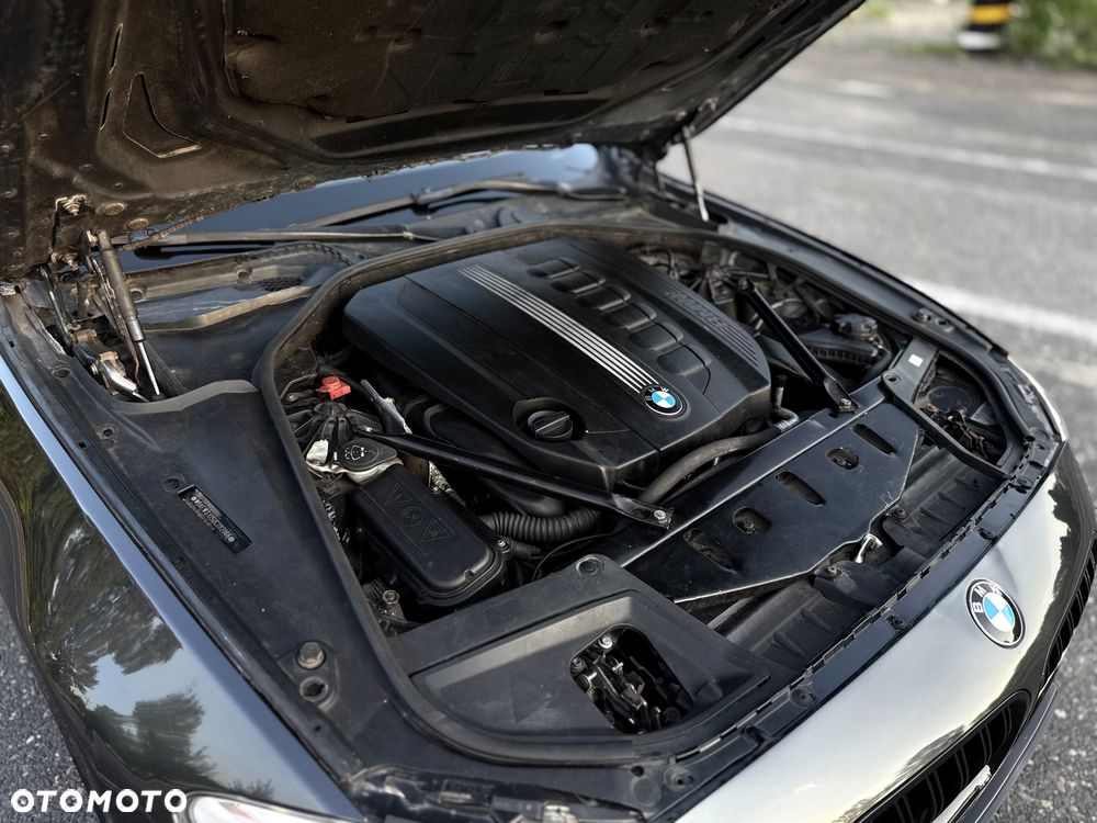 BMW Seria 5 525d - 25