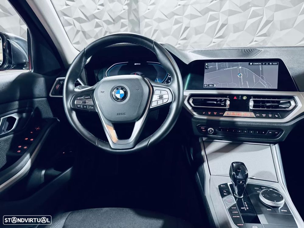 BMW 330 e Touring Aut. Sport Line - 31