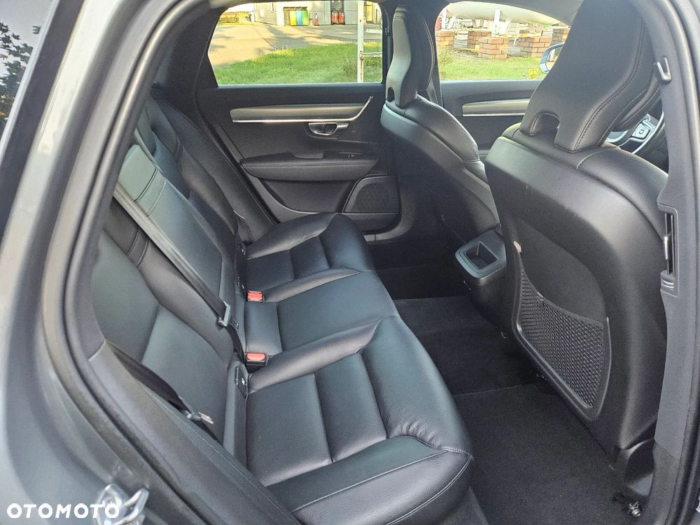 Volvo V90 D3 Geartronic Momentum Pro - 35