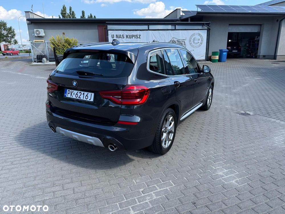 BMW X3 xDrive20i Advantage - 3