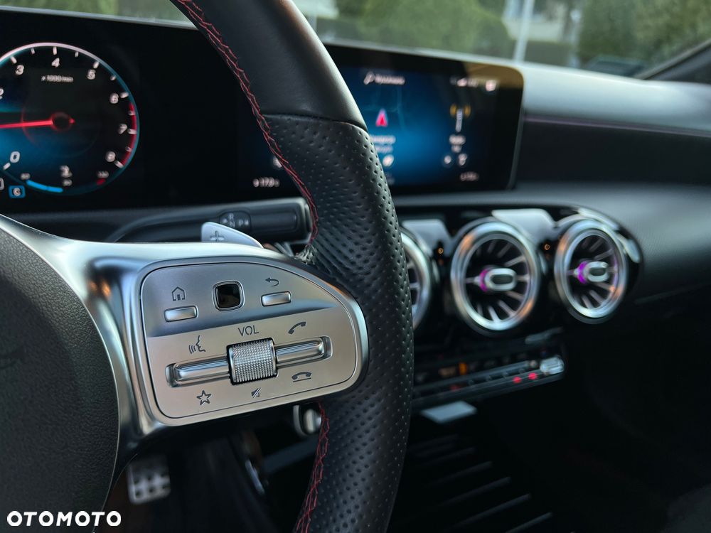 Mercedes-Benz Klasa A 180 7G-DCT AMG Line - 39