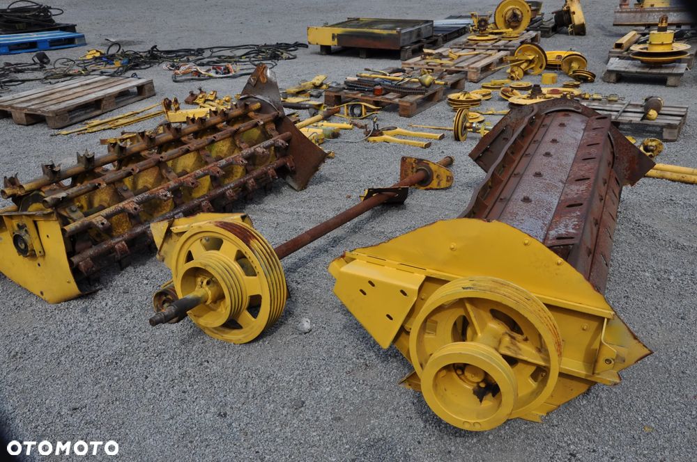 WAŁ PÓŁOŚ KOŁO PASOWE NEW HOLLAND TF 78 TX66 - 29