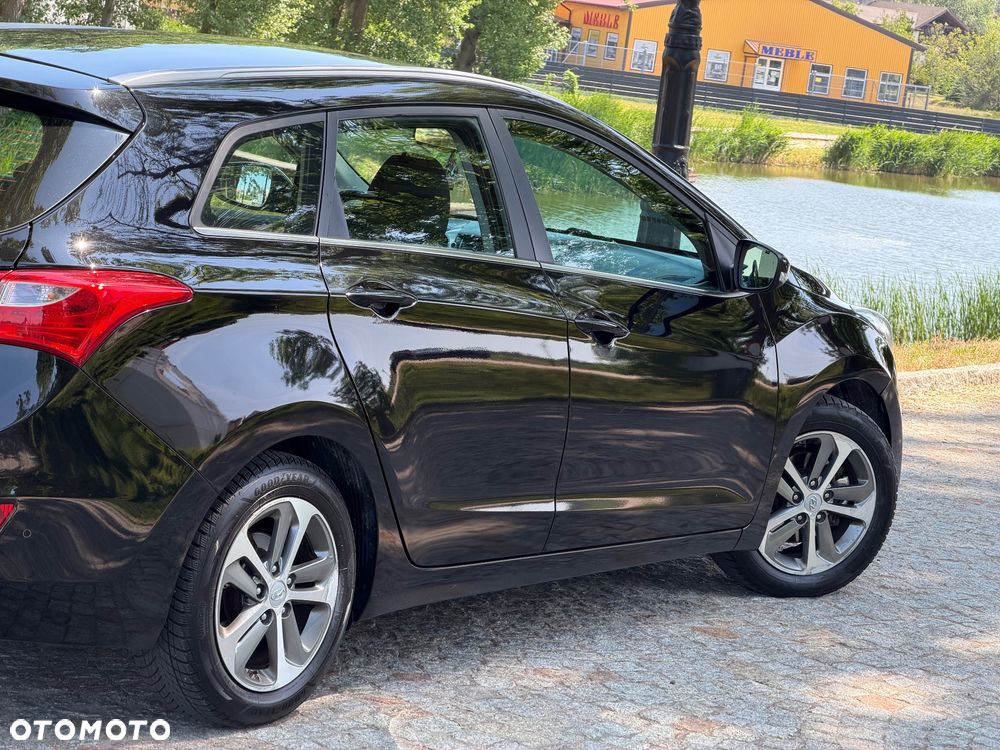 Hyundai i30 blue Kombi 1.6 CRDi Style - 34