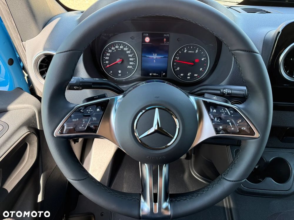 Mercedes-Benz Sprinter - 28