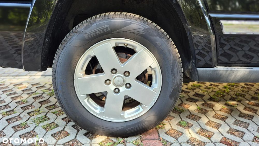 Jeep Commander 5.7 V8 Limited - 33