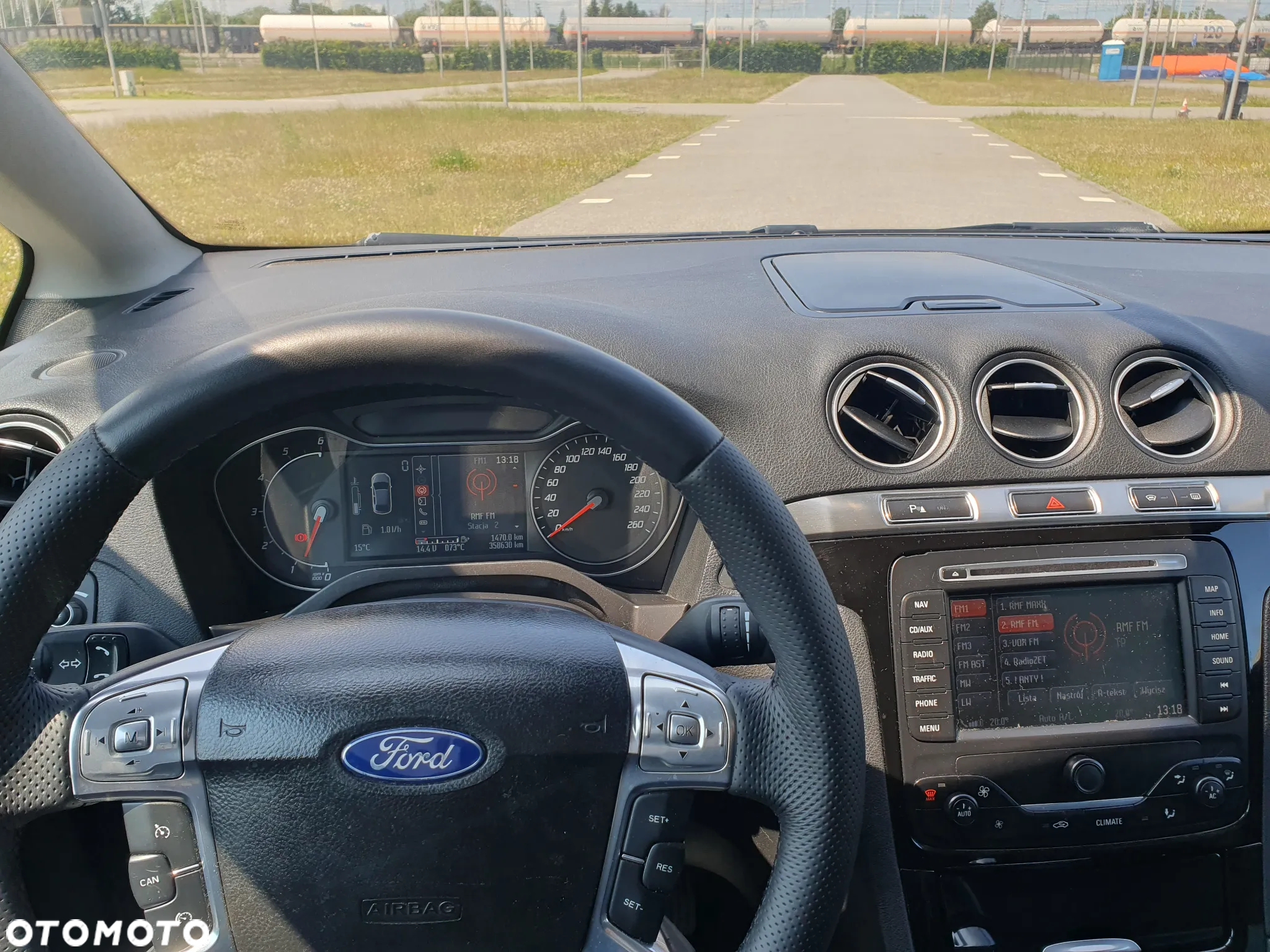 Ford S-Max - 12