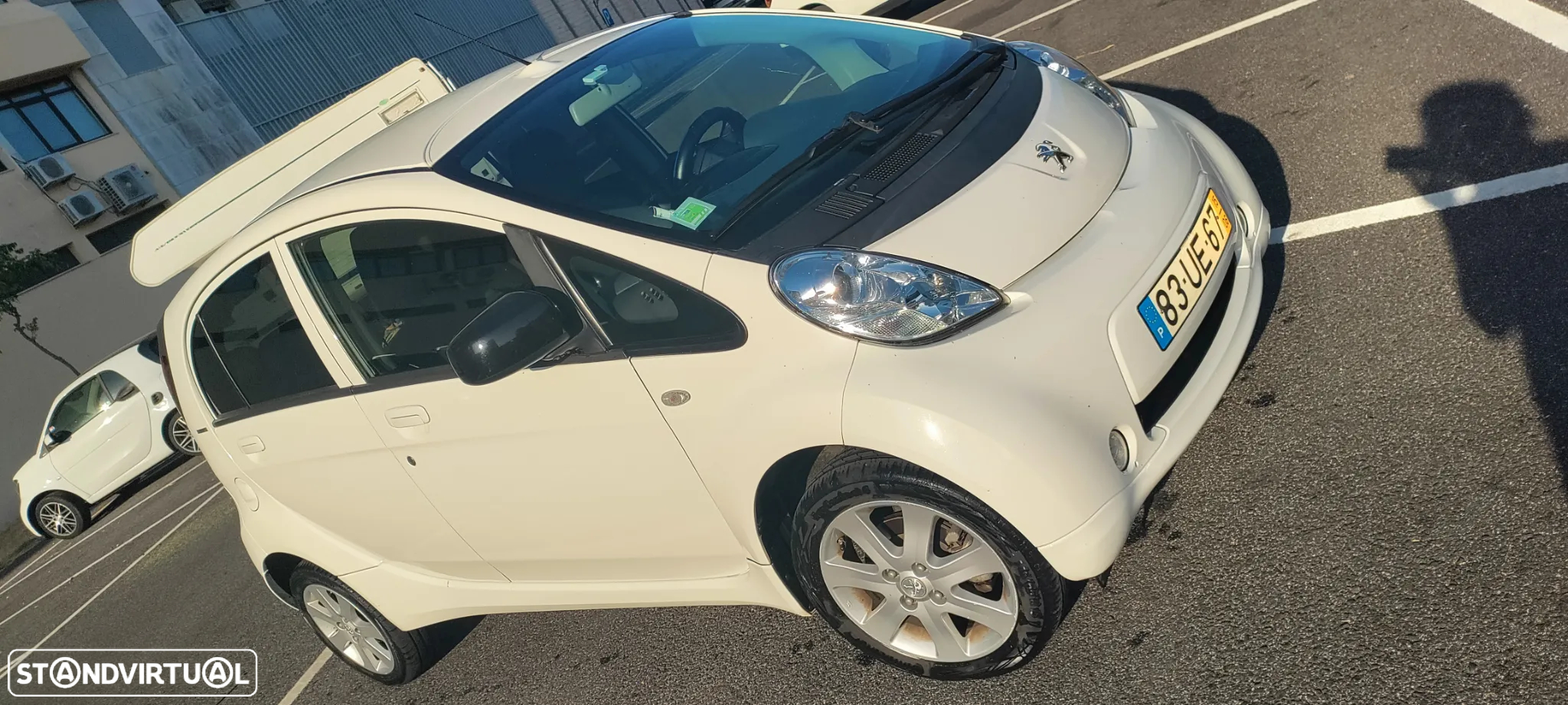 Peugeot iOn - 8