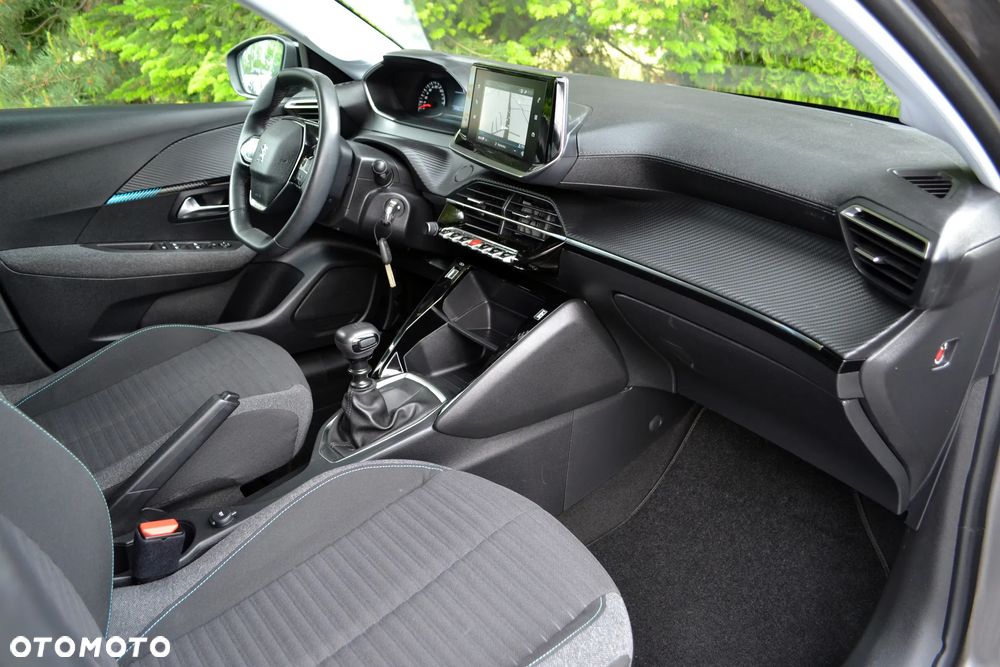 Peugeot 208 - 22