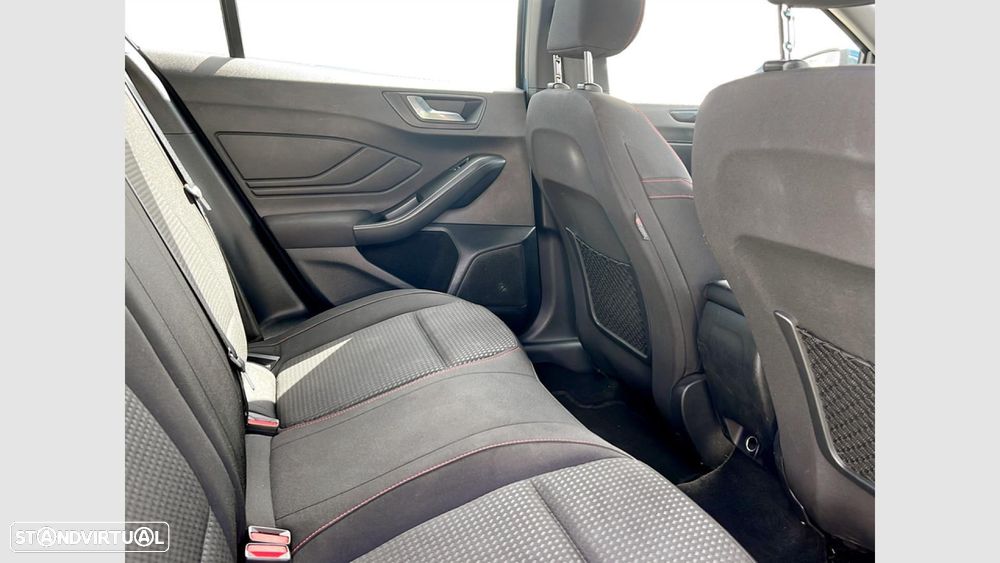 Ford Focus 1.0 EcoBoost MHEV ST-Line - 18