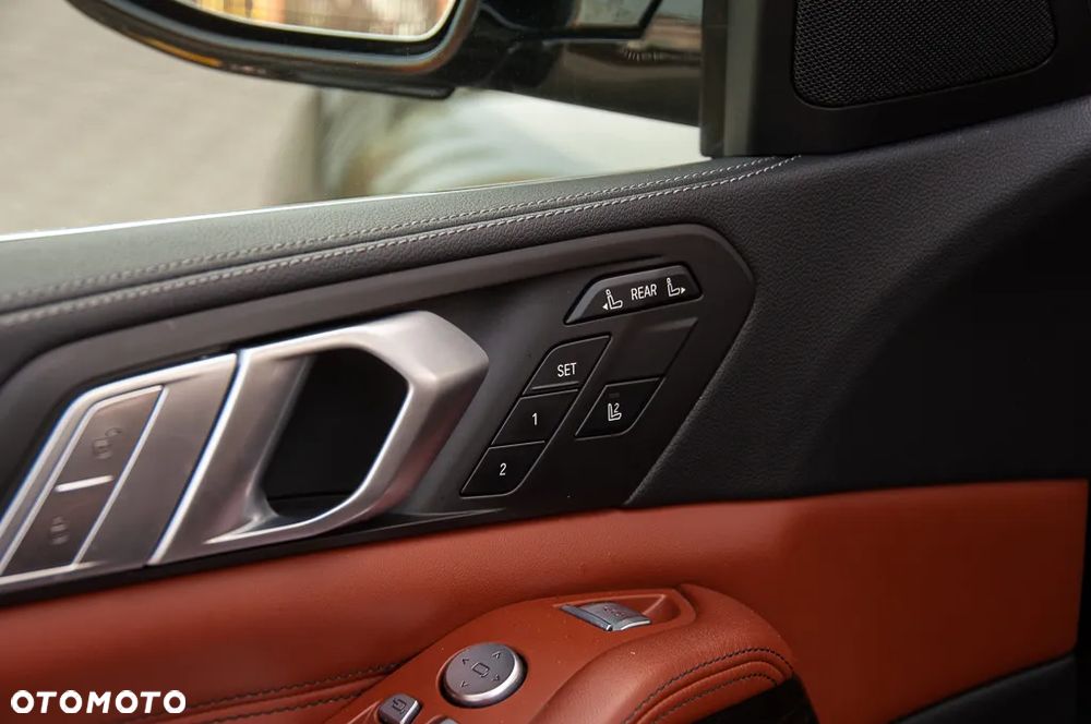 BMW X7 xDrive40d mHEV - 39