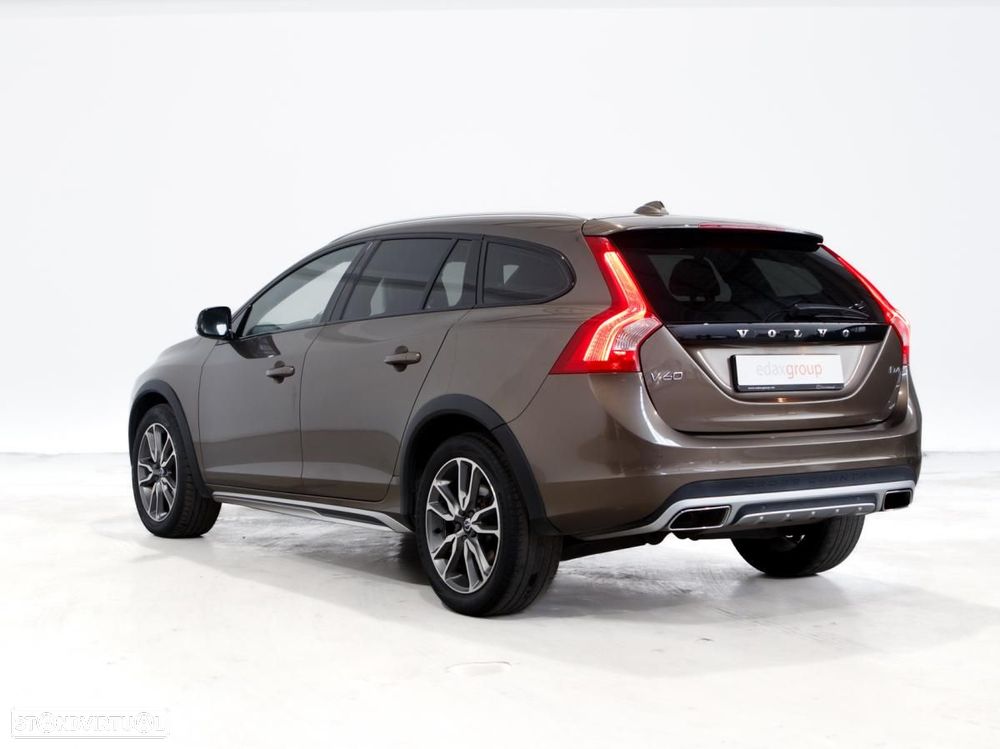 Volvo V60 Cross Country - 4