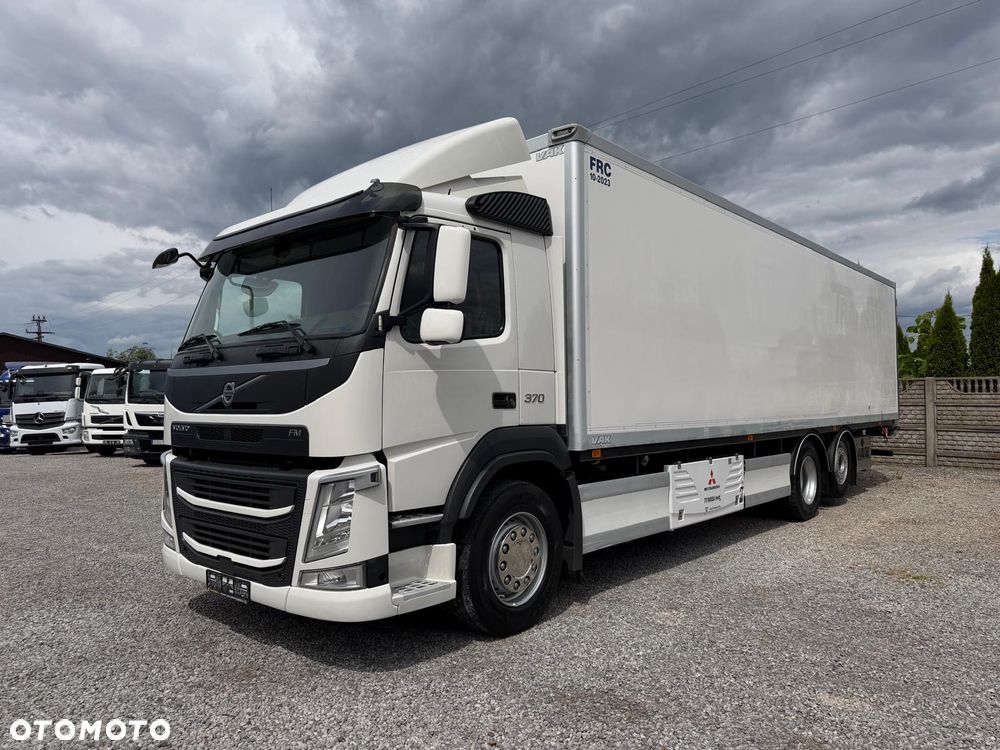 Volvo FM 370 / 6x2 / Chłodnia / Winda /