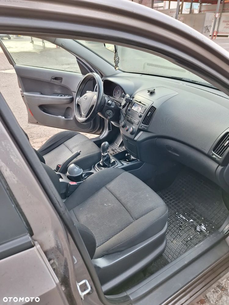 Hyundai i30 1.6 CRDi Base EU5 - 14