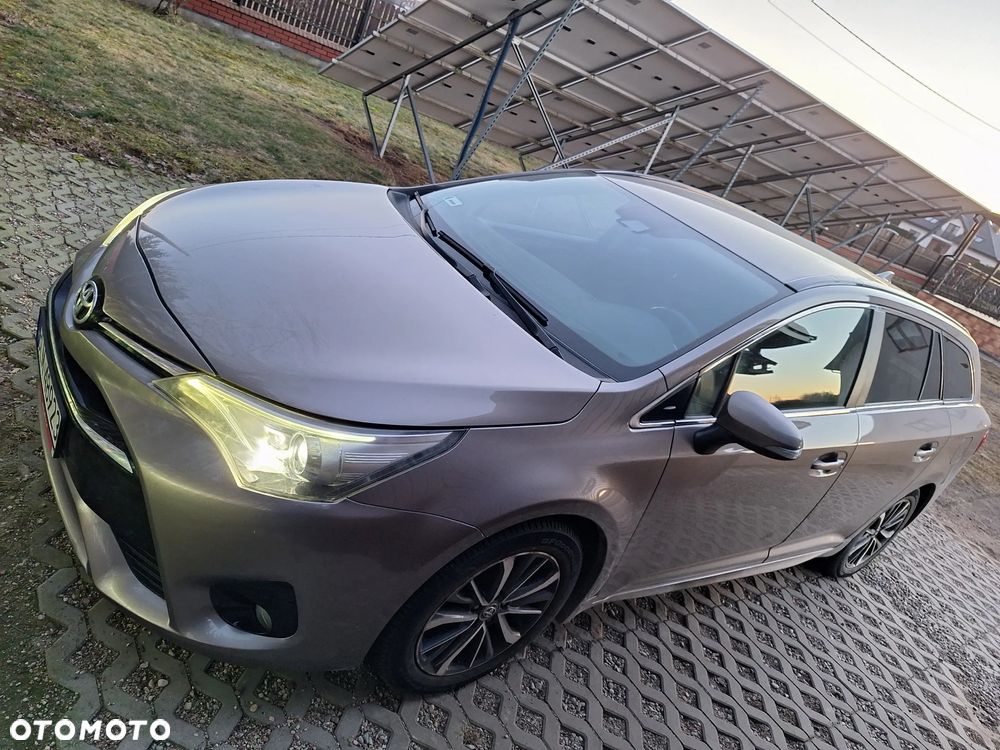 Toyota Avensis Touring Sports 2.0 D-4D Team Deutschland - 1