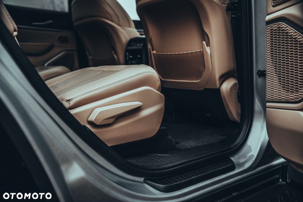 Jeep Grand Cherokee - 35