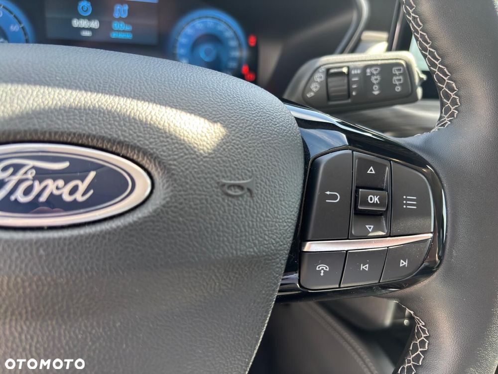 Ford Kuga - 24
