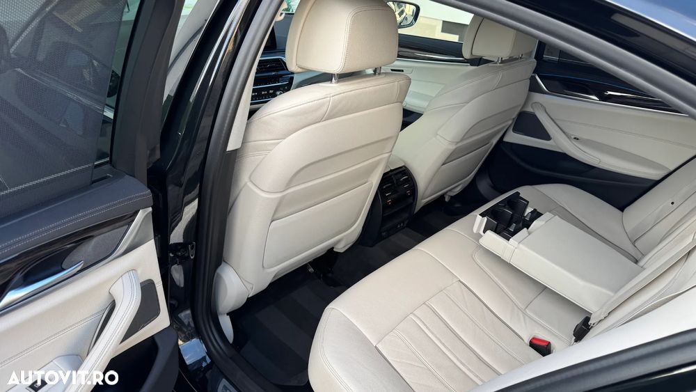 BMW Seria 5 530e Aut. Luxury Line - 13