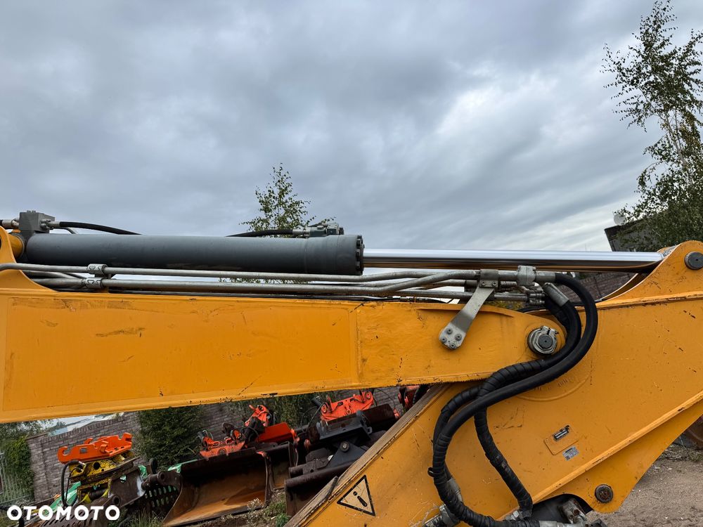 Liebherr R 936 LC - 11