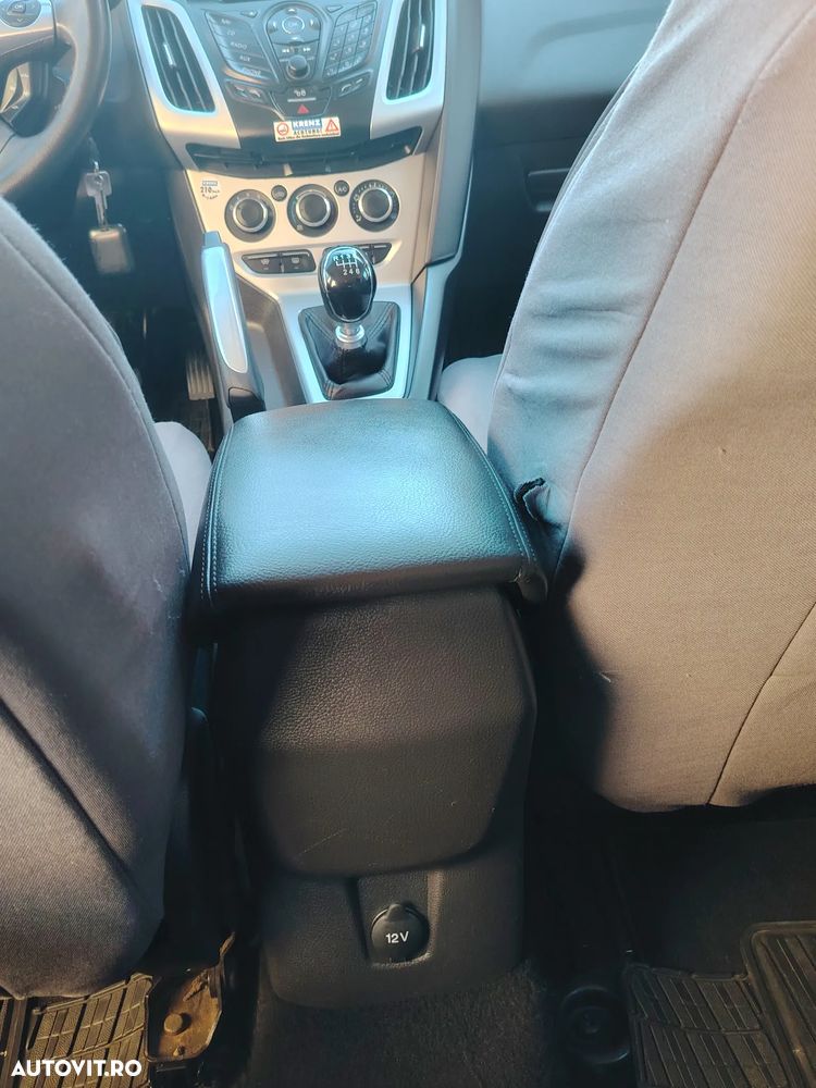 Ford Focus 1.6 TDCI DPF Titanium - 4