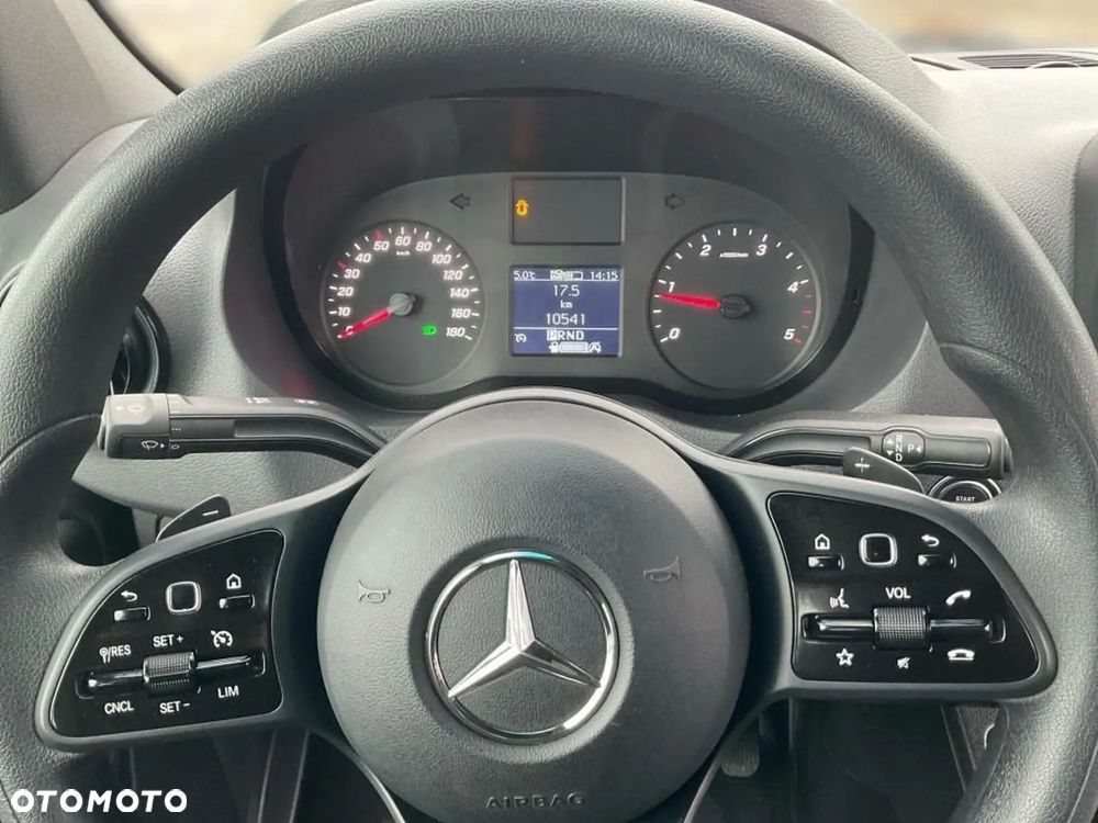 Mercedes-Benz Sprinter - 14