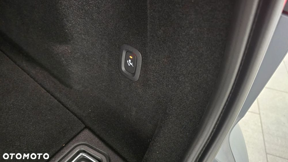 Volvo XC 60 B4 D Plus Dark - 12