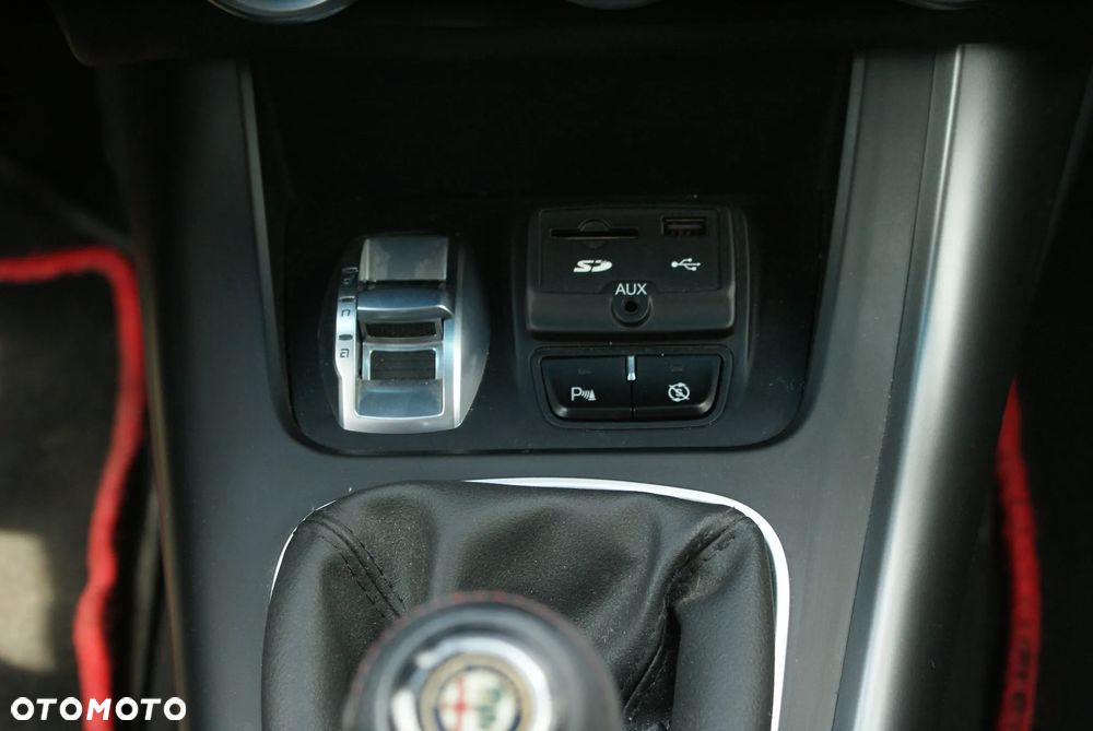 Alfa Romeo Giulietta 1.6 JTDM 16V - 11