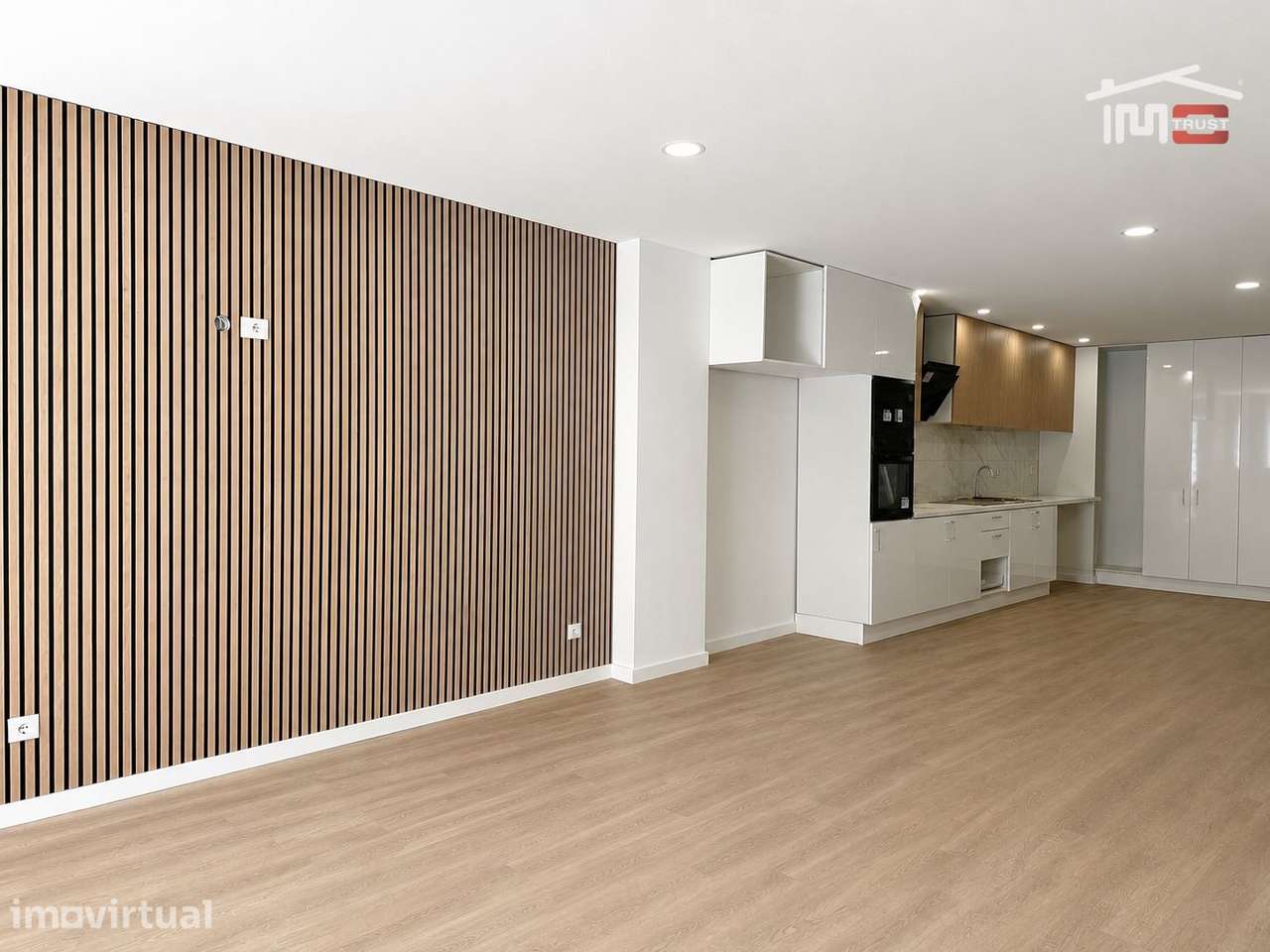 Incrível Apartamento T1 R/ch Totalmente Remodelado - Coz. Equipada,... - Grande imagem: 3/29