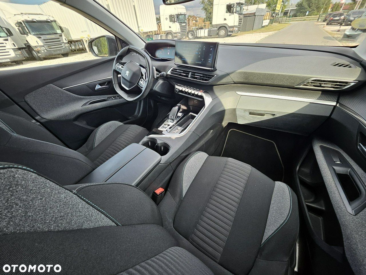 Peugeot 3008 1.5 BlueHDi Allure Pack S&S EAT8 - 23
