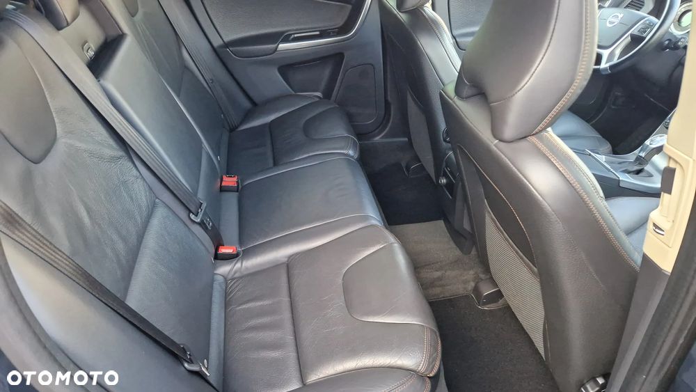 Volvo XC 60 D4 Geartronic Momentum - 15