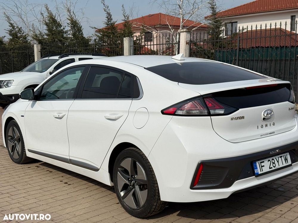 Hyundai IONIQ 1.6 GDI Premium - 4