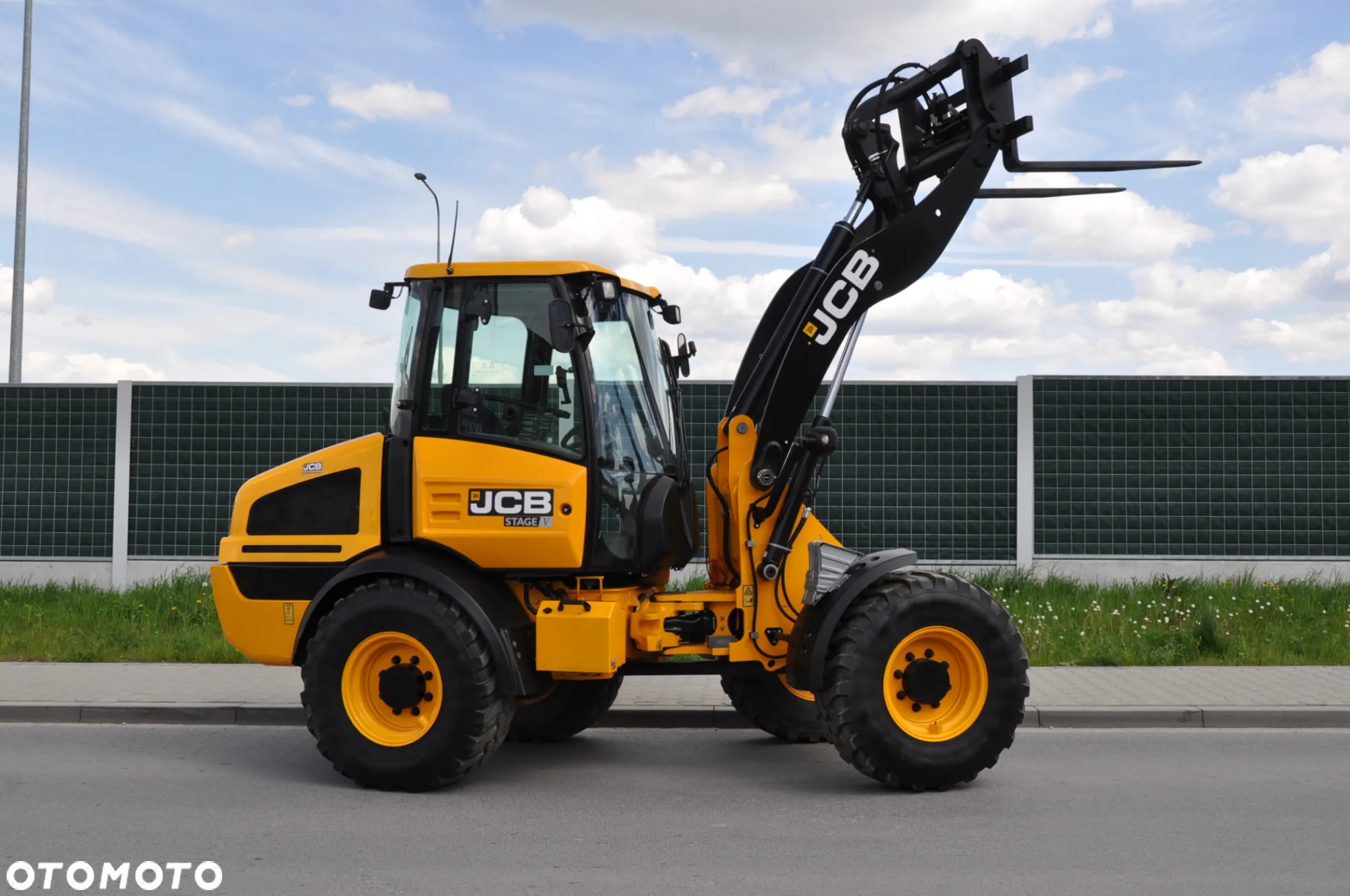 JCB WLS 409 SV MAŁO MTG 359 WIDŁY DO PALET KRAJOWA I WŁAŚCICIEL DOSTĘPNA OD RĘKI - 28