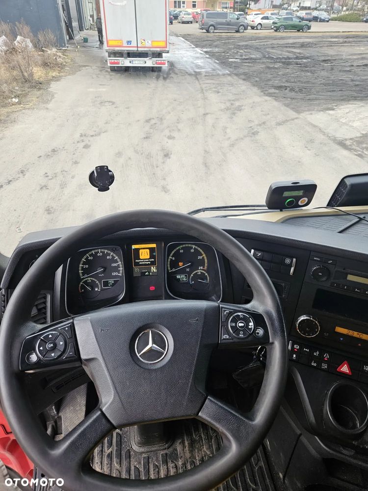 Mercedes-Benz ACTROS - 12