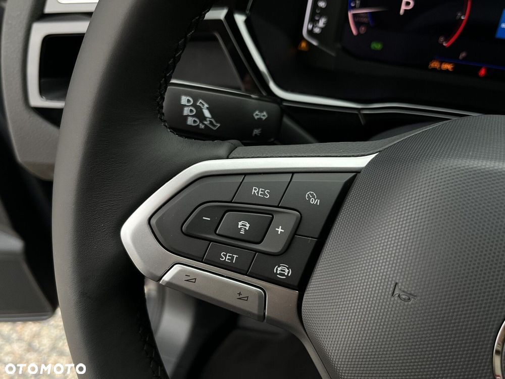 Volkswagen Touran - 22