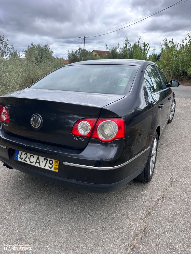 VW Passat 2.0 TDI Highline - 4