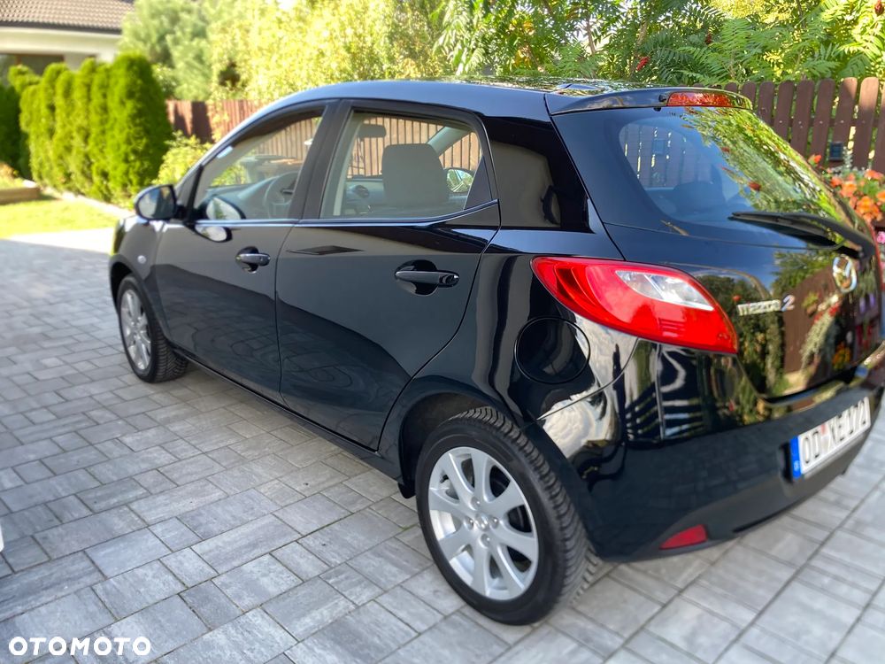Mazda 2 2010 photo 5