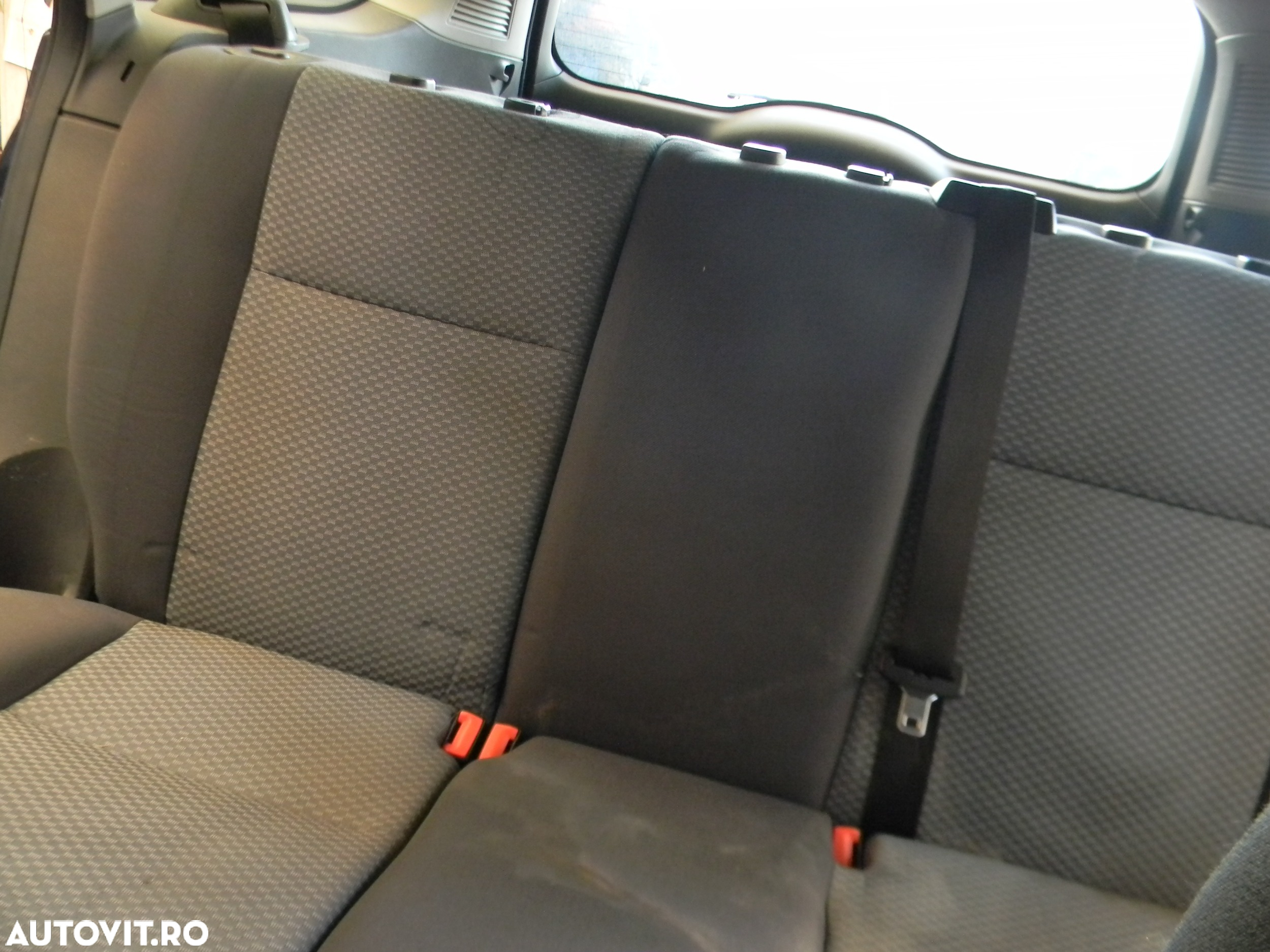 Dezmembrari  Ford FOCUS Mk 2  2004  > 2012 1.6 TDCi Motorina - 29