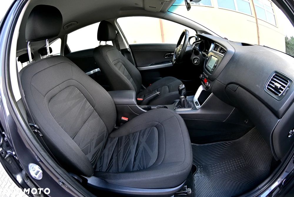 Kia Ceed 1.4 CVVT Dream Team Edition - 17