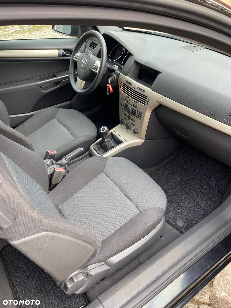 Opel Astra GTC 1.4 NAVI - 17