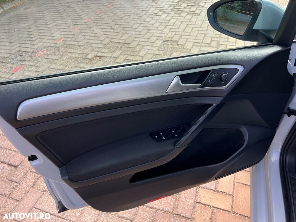 Volkswagen Golf 1.6 TDI Comfortline - 17