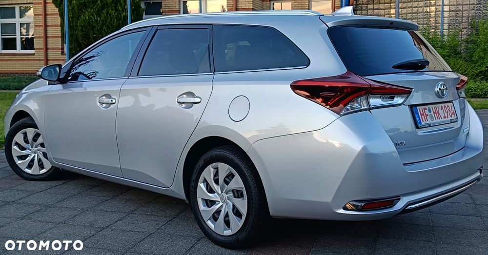 Toyota Auris 1.6 D-4D Executive - 14