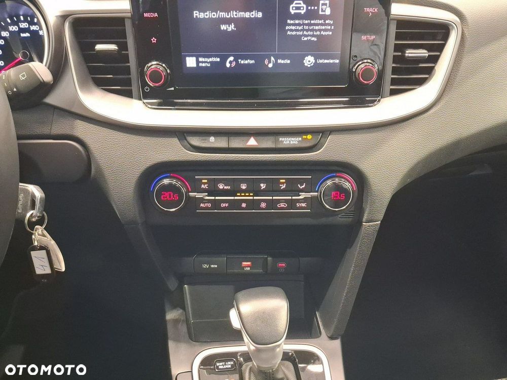 Kia XCeed - 19