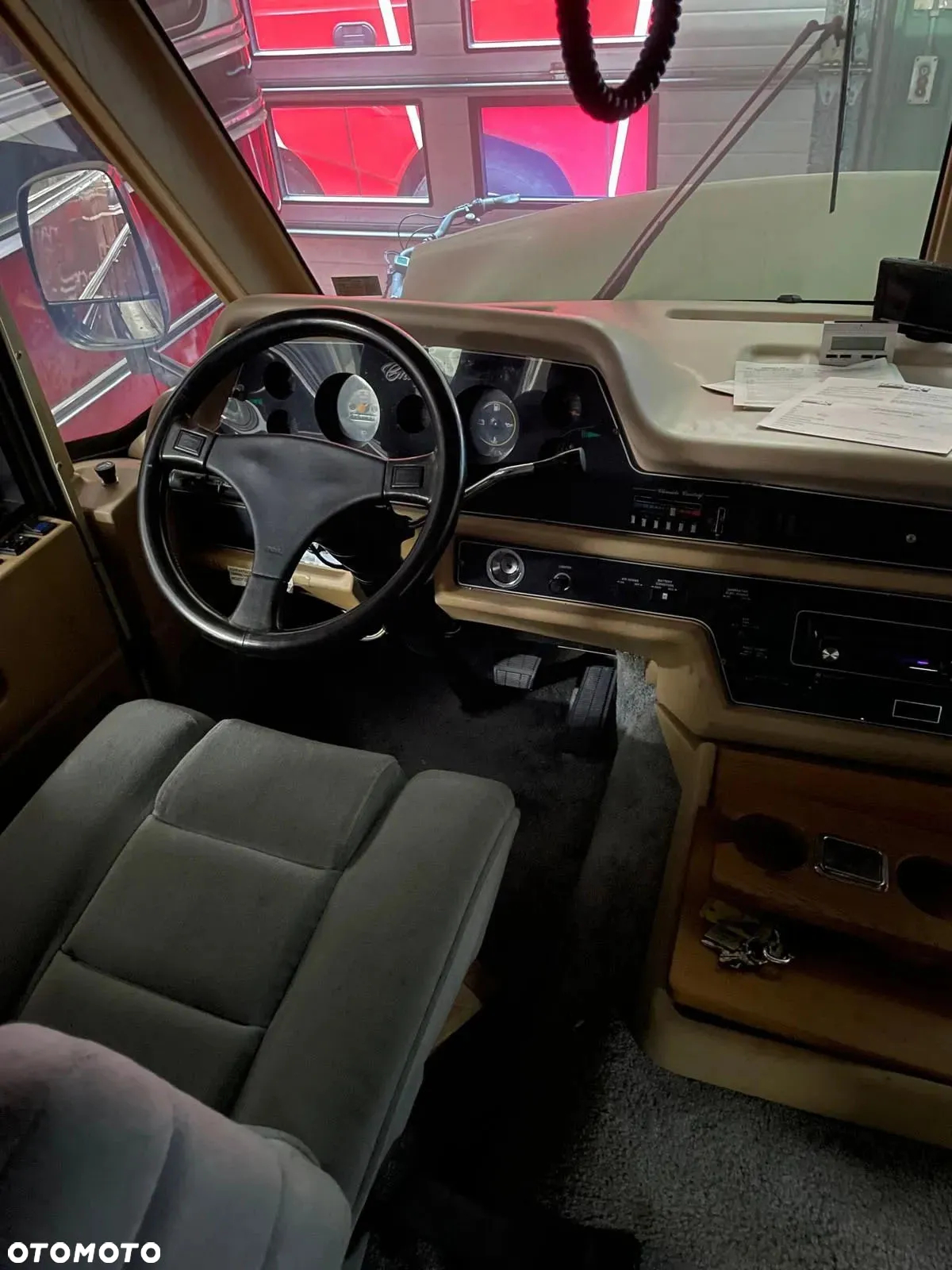 Chevrolet Winnebago - 13
