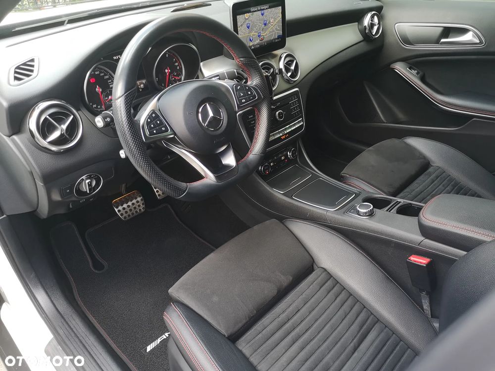 Mercedes-Benz GLA 220 4-Matic - 8